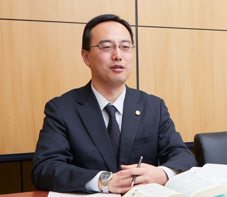 弁護士の先生の写真