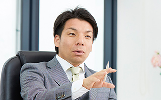 神戸法律事務所 所長 弁護士 小林 優介