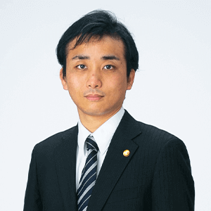 シニアアソシエイト 弁護士 上杉 研介